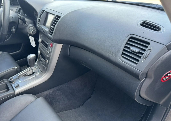 Subaru Outback cena 33500 przebieg: 256580, rok produkcji 2007 z Starachowice małe 529